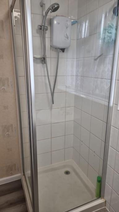 런던 Coolfin House-Close To Excel, Contractors, Relocators, Paid Parking 빌라 외부 사진