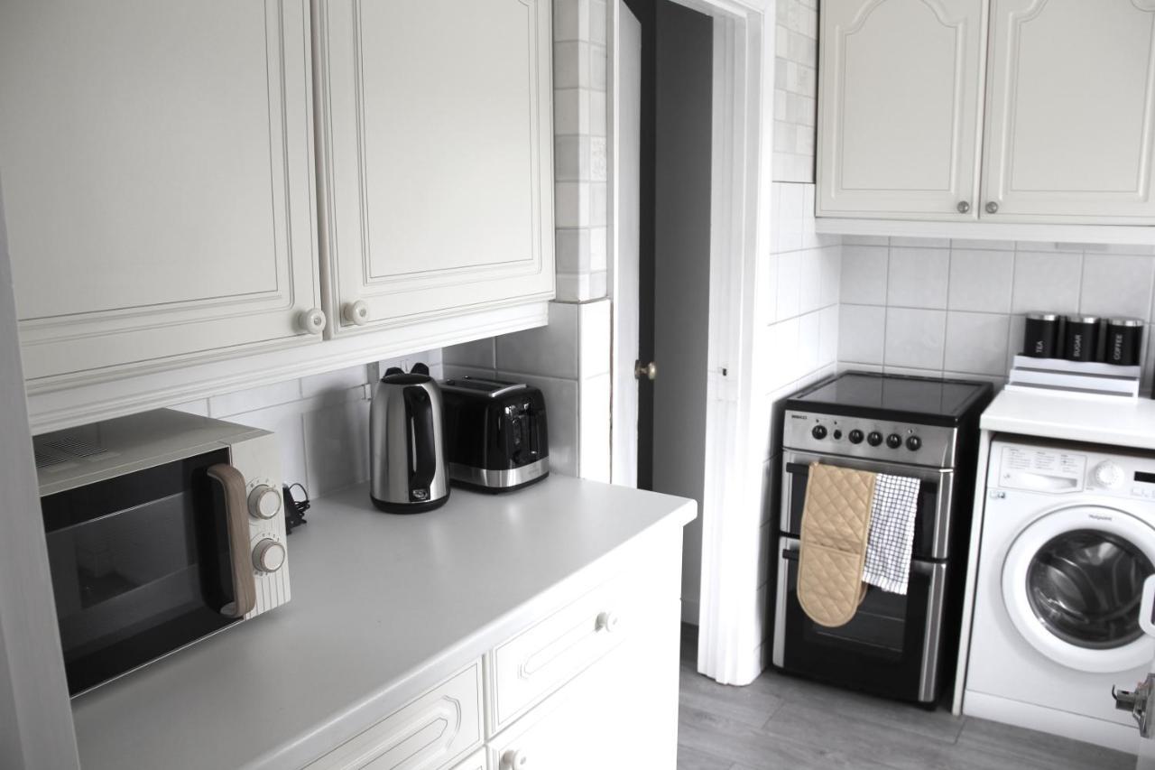 런던 Coolfin House-Close To Excel, Contractors, Relocators, Paid Parking 빌라 외부 사진